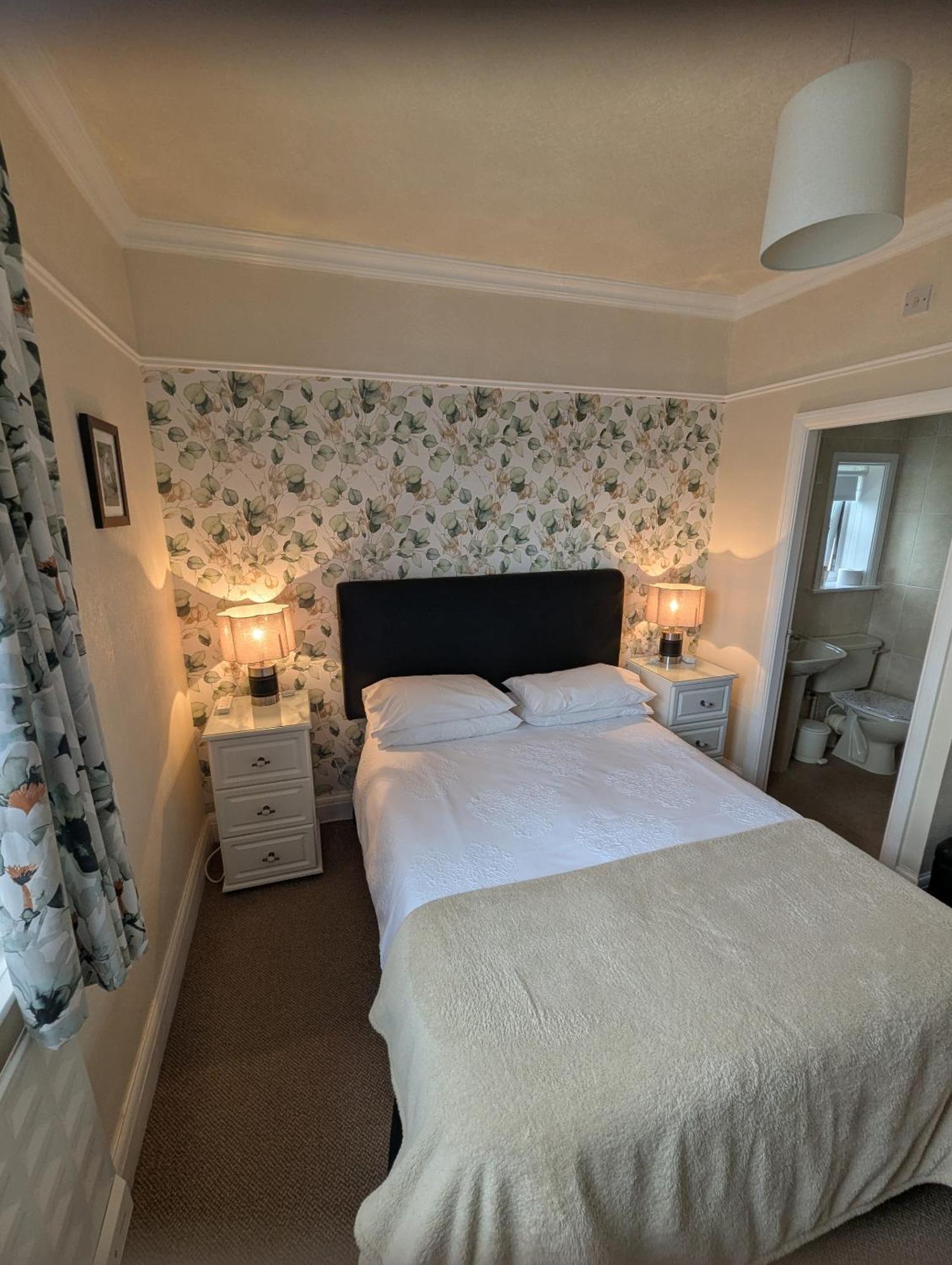 The Hilary Guest house 4*
